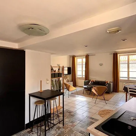Charming Duplex Apartamento *